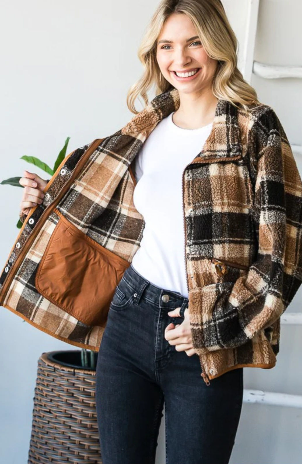 PLAID PATTERN SHERPA ZIPPER CLOSURE WARM JACKET
