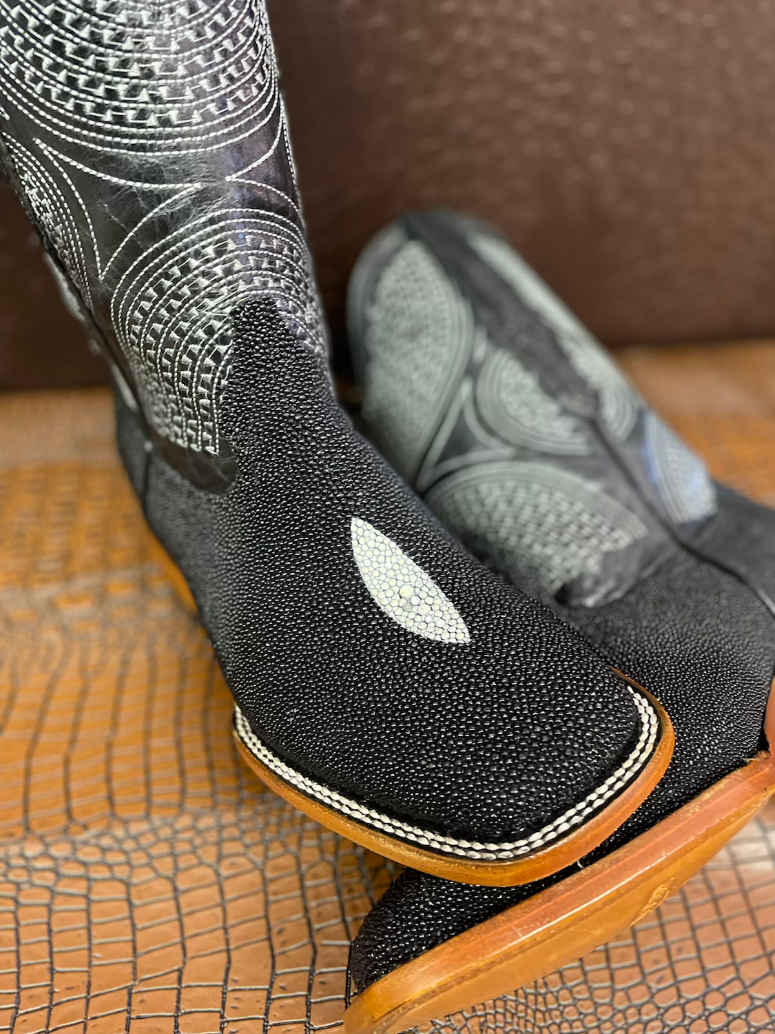 Black Exotic Stingray (PREORDER)