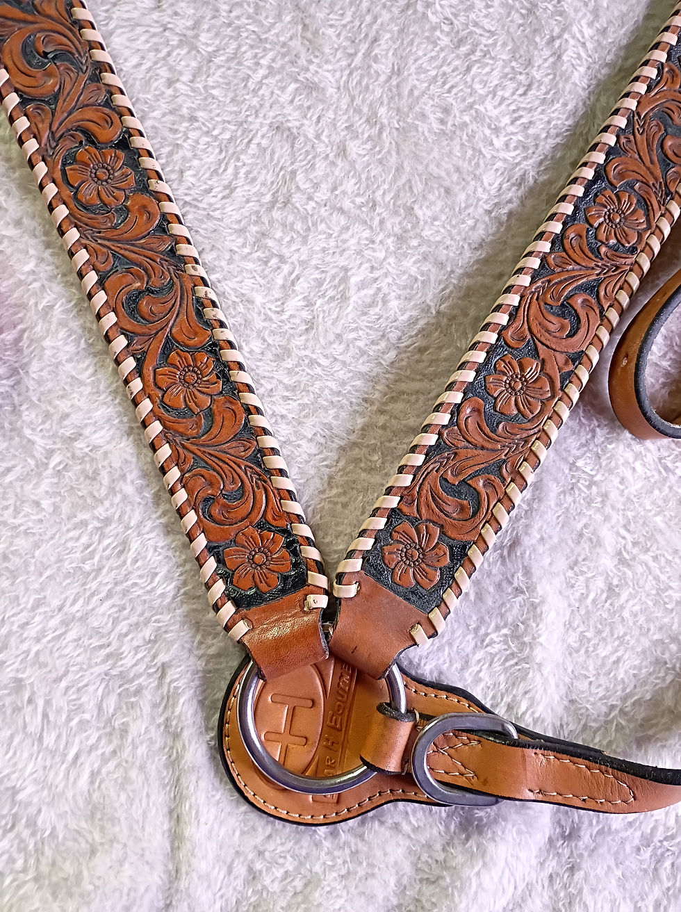 Thumbnail: Bar H One Ear Floral Tool W/Buck Stitch Tack Set