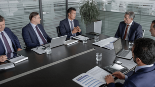 When to Hire a Fractional CMO: 5 Signs