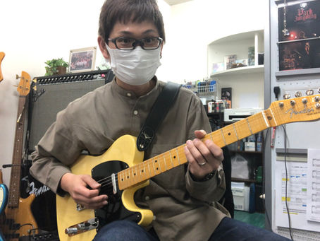生徒様の高級ギターを弾かせていただくシリーズ？！