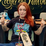 Mia-tattooartist-zuerich-tattoo-studio-zuerich