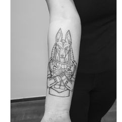 anubis-tattoo-zuerich-agypt-tattoo-dotwork-zuerich.jpeg