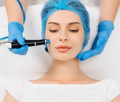 علاج هيدرافيشال لتحسين نعومة البشرة