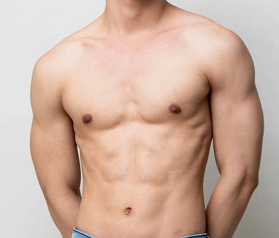 جراحة التثدي للرجال فوق سن الأربعين: هل هي آمنة؟