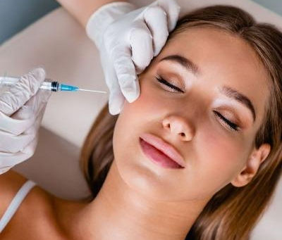 كيف تضمن عيادة إنفيلد الملكية علاجات طبية آمنة