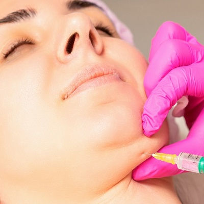 هل يمكن لشفط دهون الذقن المزدوجة أن يقلل من امتلاء الرقبة؟