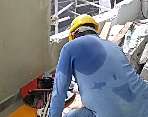 Cutting Work Using Hydraulic Handsaw