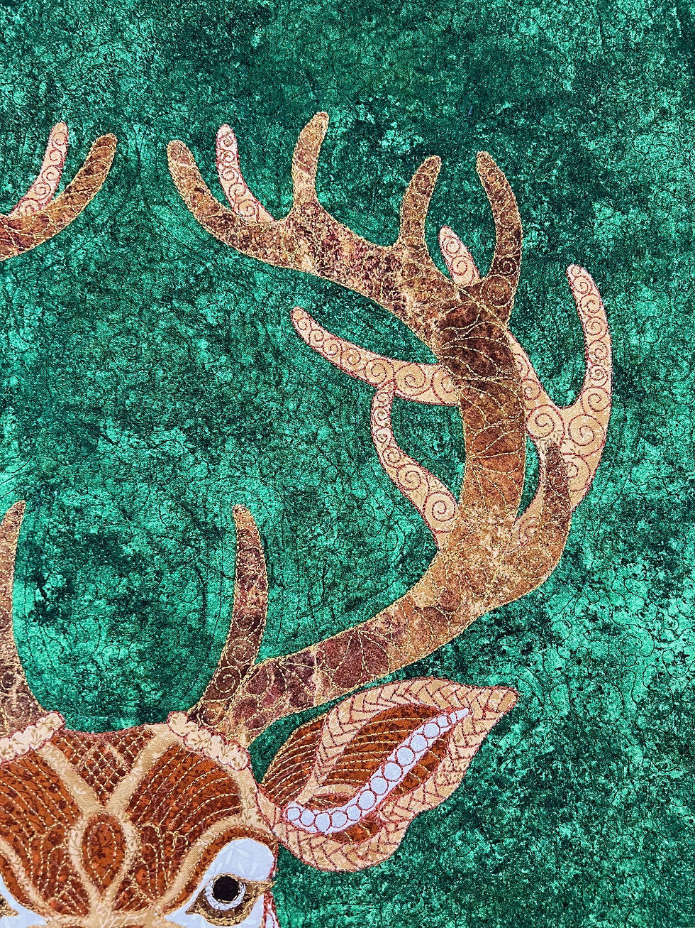 Thumbnail: Cerf Majestueux - Appliqués aux bords crus avec dessin de piqué li