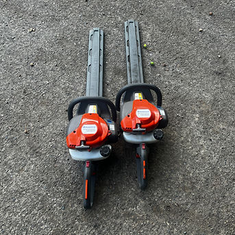 Husqvarna 122 HD60 Hedgetrimmer, double sided cutting blade.