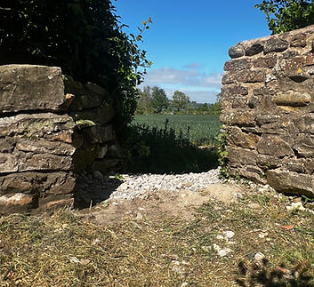 We can remove sections of wall, carry out alterations or repairs to existing walls to suit your requirements.
We can also provide stone to suit.