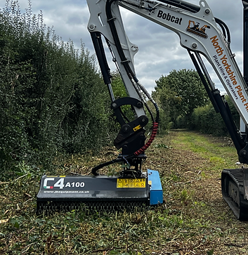 For projects that are too big for handheld hedge trimmers we can use the flail head. this is also suitable for cutting verges too.