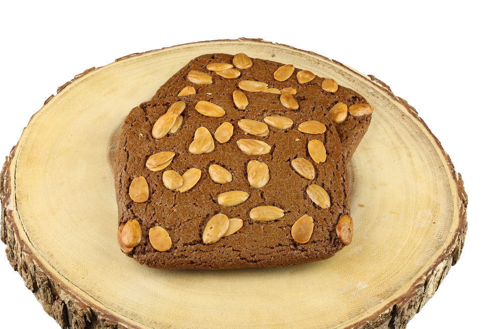 Ambachtelijke speculaasbrokken, goudbruin gebakken en uitgeroepen tot de beste van Noord-Holland, verkrijgbaar bij Patisserie