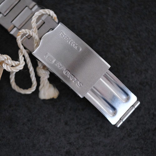 ステンレス製　鉄甲　空手 Seiko 5 Sports SpeedTimer 6139-8040 | The Tokei Club