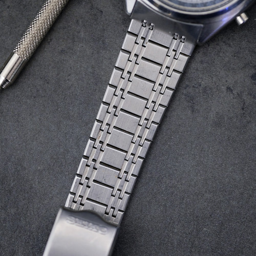 SOLD - Seiko Baby Panda 6138-8001 | The Tokei Club