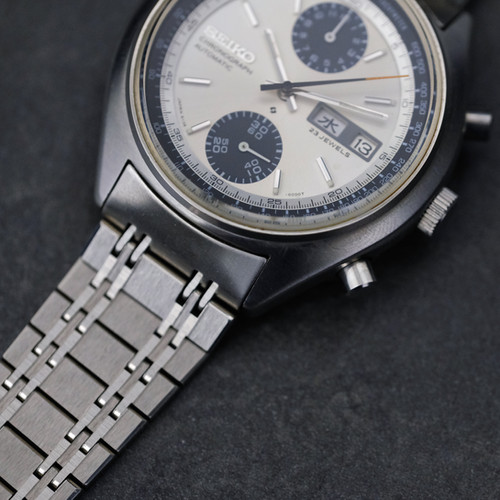 SOLD - Seiko Baby Panda 6138-8001 | The Tokei Club