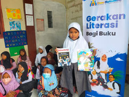 Gerakan Literasi, Dana Mustadhafin Bagi-bagi Buku ke Santri TPA