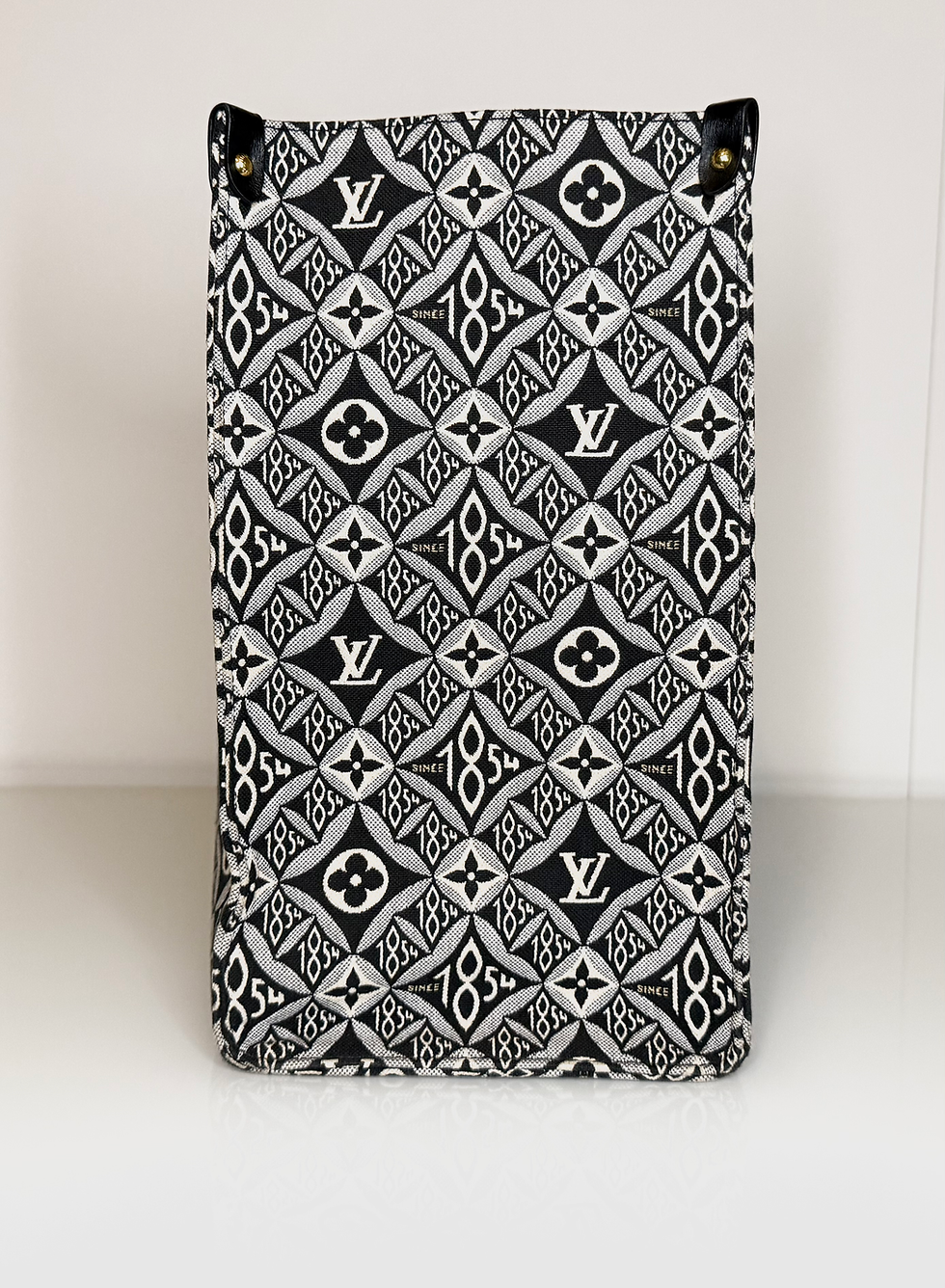 Thumbnail: Louis Vuitton OnTheGo GM 1854 Bag