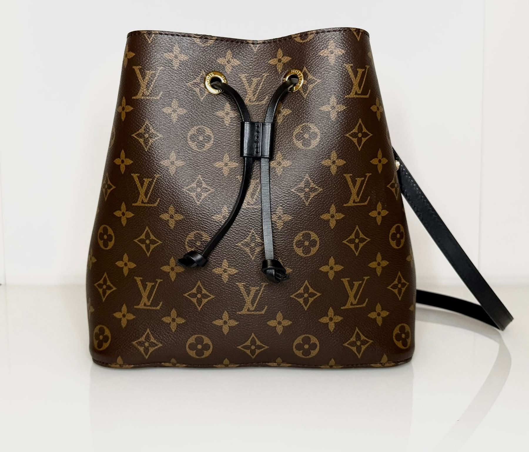 Louis Vuitton Neonoe Bag