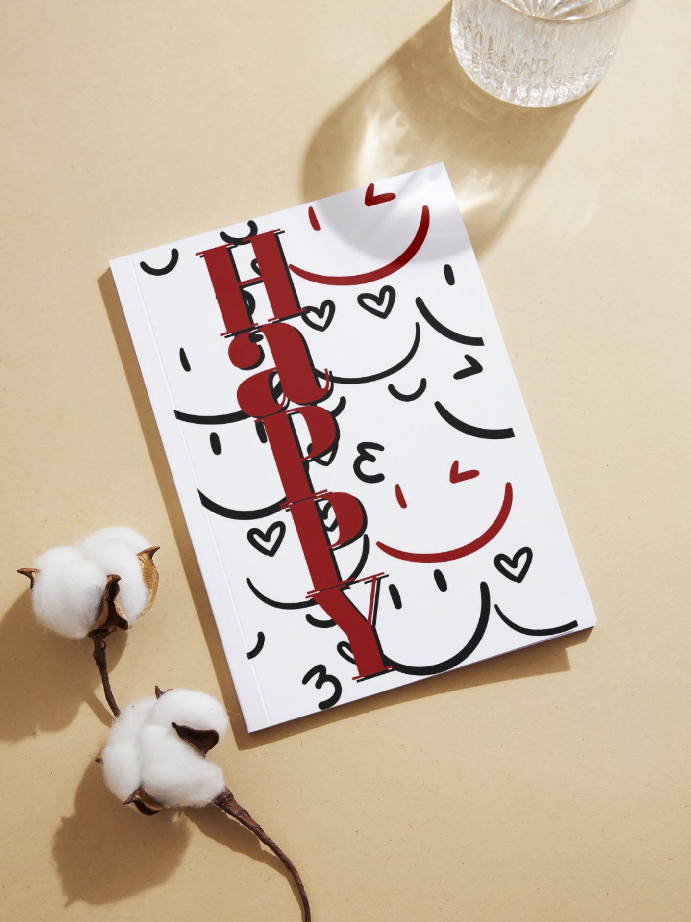 Couverture du Happiness Journal / Journal de Bonheur EstellyHappy : fond blanc, dessin de sourires et mot "Happy" en rouge