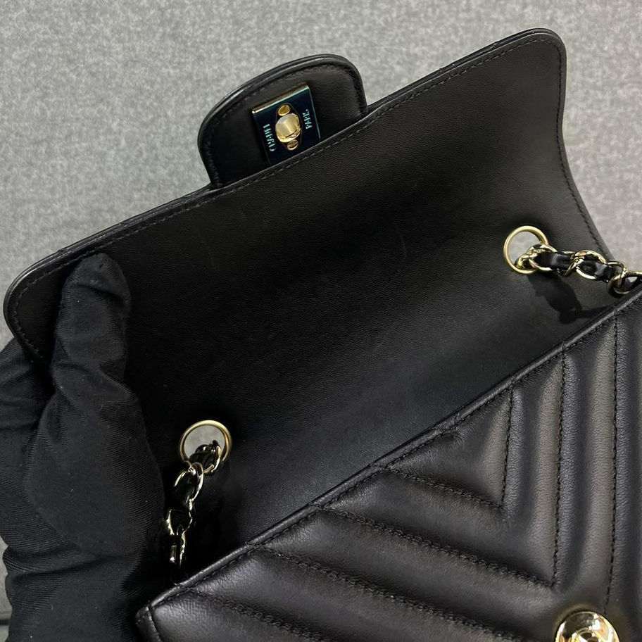 Chanel Classic Mini Rectangular Chervon in Black Front Close Up View