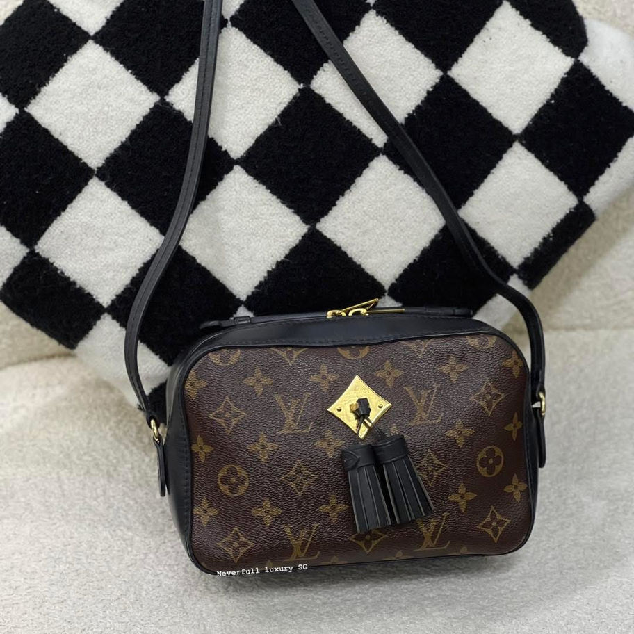 Saintonge Crossbody Front View