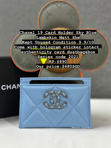 『CHANEL19 カードケース』（CHANEL 19 Card Holder） Chanel 19 フラップ カードケース - シャイニー ラムスキン、ブラック