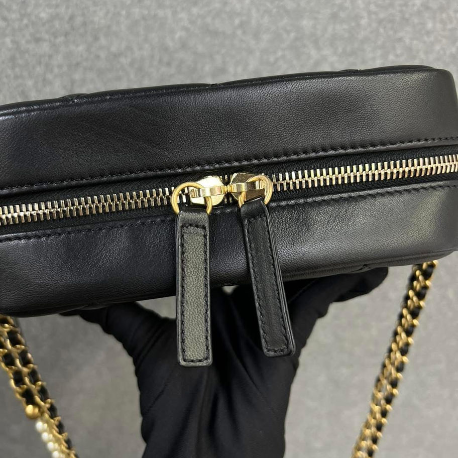 Chanel Mini Camera Case 21K in Black Zipper View