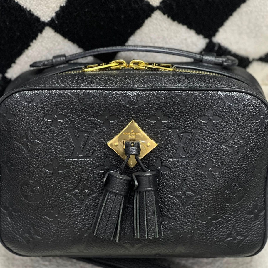 Louis Vuitton Saintonge Noir Monogram Front Close Up View