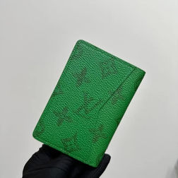 Louis Vuitton: Pocket Organizer/Wallet 