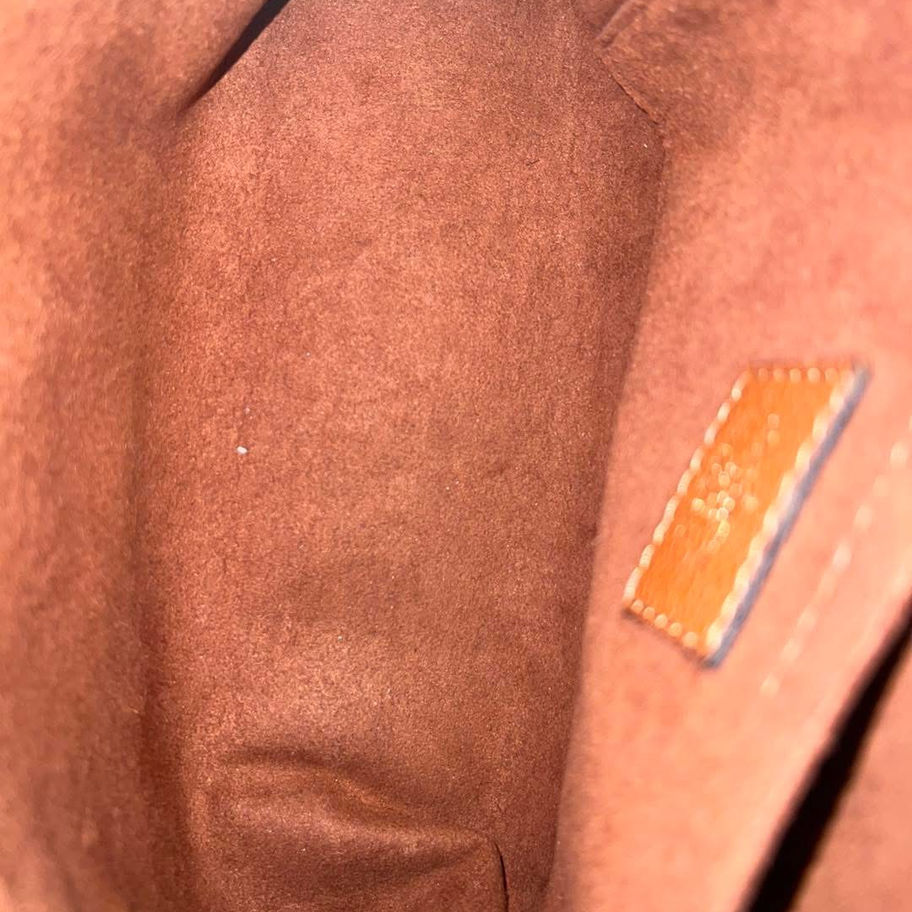 Louis Vuitton Saint Monogram Interior View