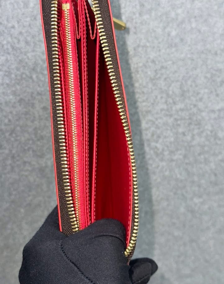 Louis Vuitton Long Zippy Wallet Studs Damier Ebene Interior View