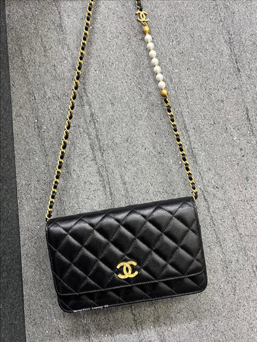 【定番人気♡】CHANEL WOC シャイニーカーフ 25SS Chanel: WOC 25S | NEVERFULL