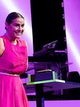 Lary León