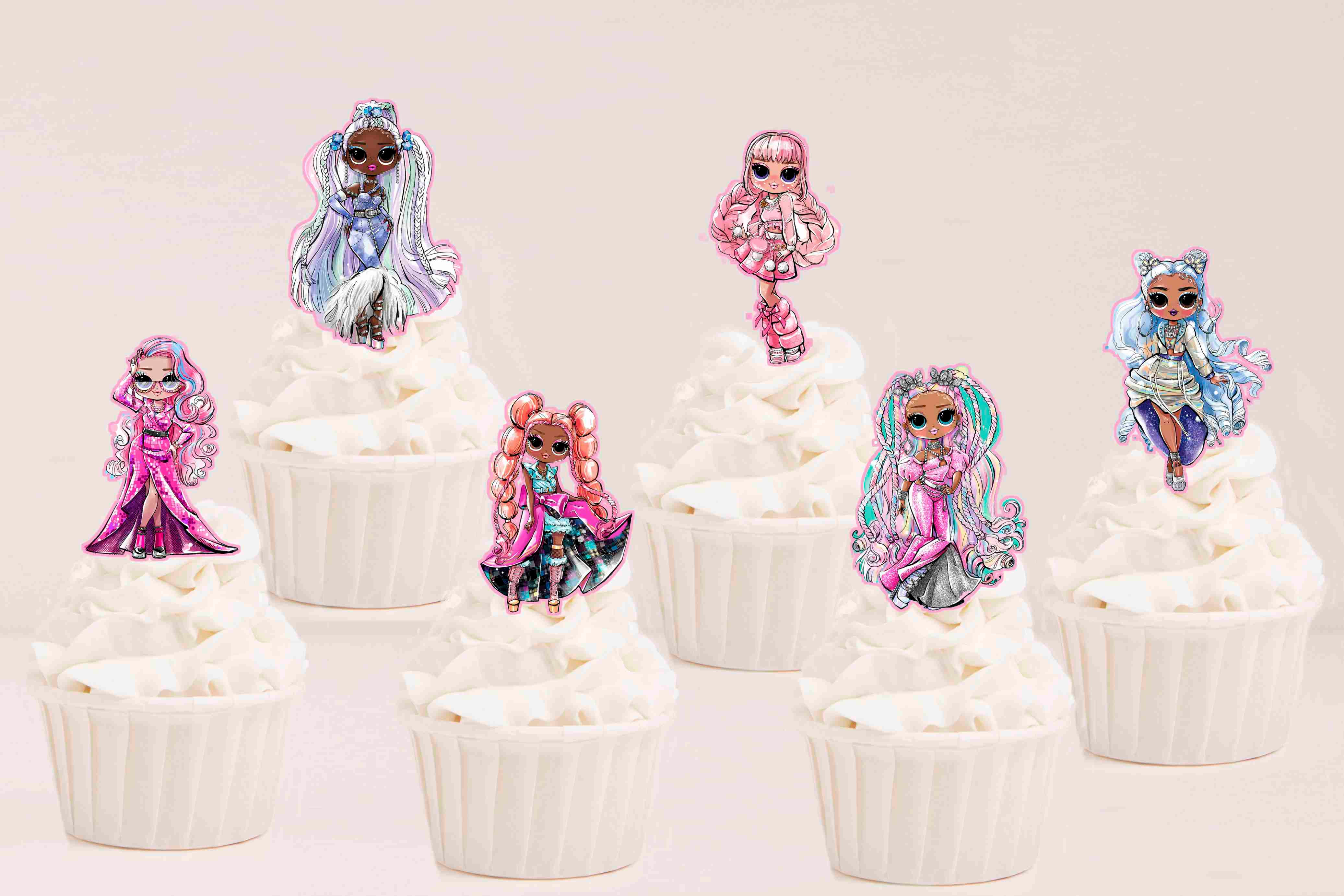Toppers recortados LOL Surprise Winter Fashion Show aplicados em cupcakes para festa infantil.