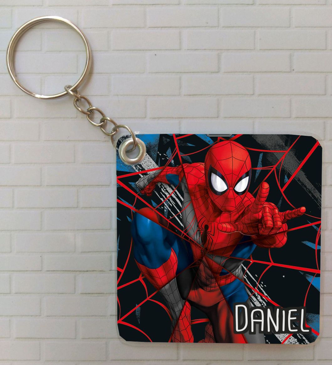 Porta-chaves Homem-Aranha personalizado com teia e pose de ação, em tons vermelho e azul