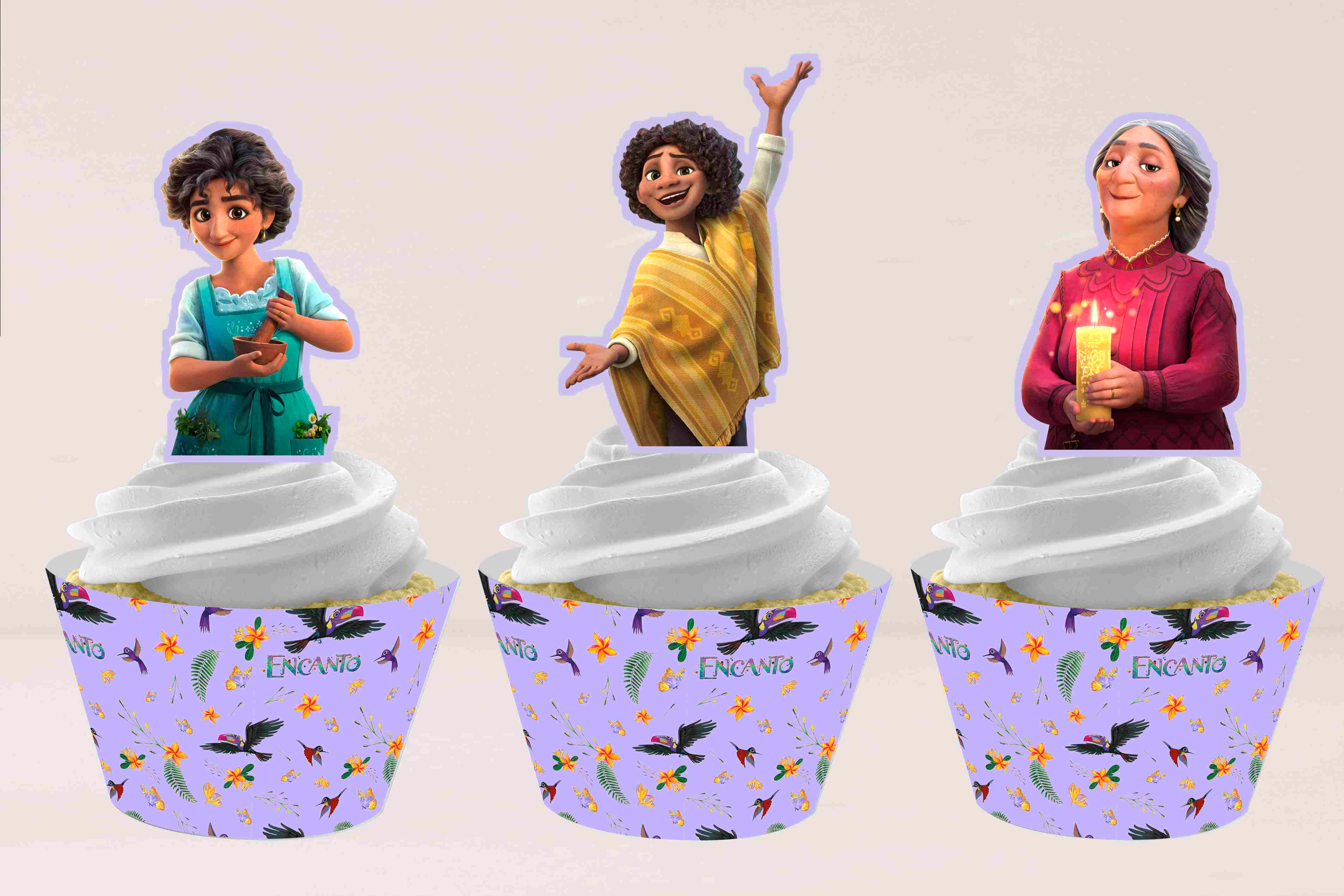 Conjunto de toppers e wrappers Encanto com personagens e padrão floral lilás para cupcakes de festa infantil temática.