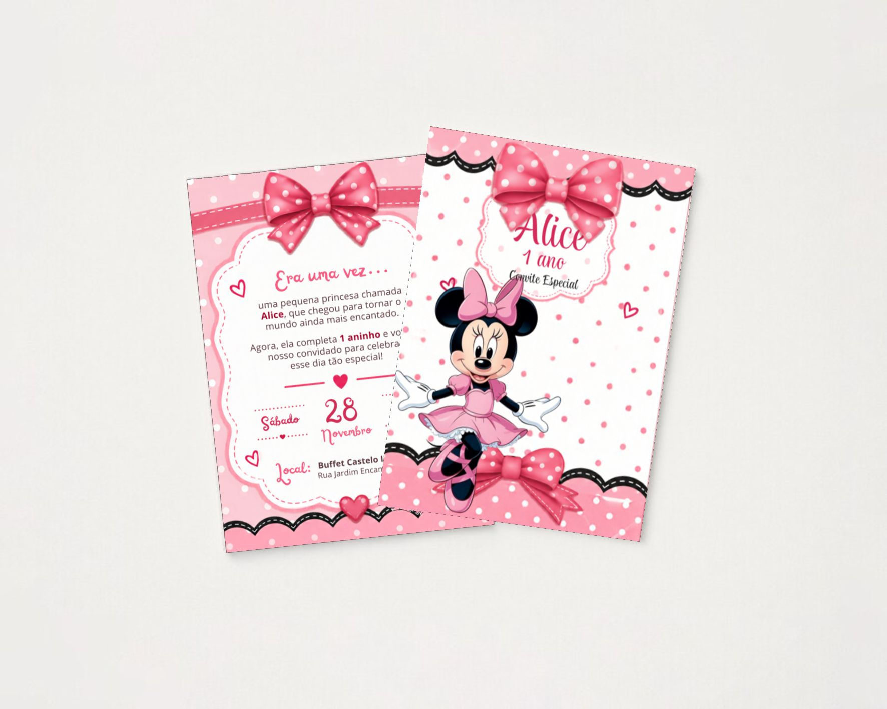 Convite impresso frente e verso Minnie Rosa personalizado, com Minnie Mouse de vestido rosa, laços com bolinhas brancas, cora