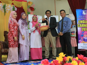 Book Aid Malaysia support English Week program with contribution of 100 books.