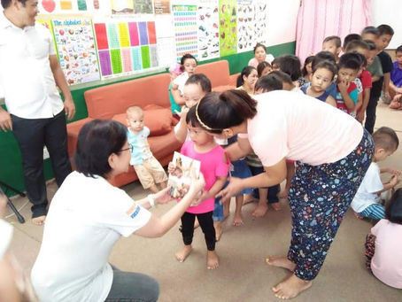 Book Aid Asia contribute stationeries and story books to Myanmar refugee school.