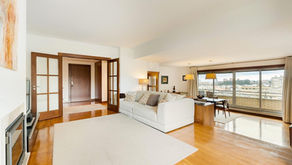 VENDIDO - Apartamento T4, 3 lugares garagem e 2 arrumos, Campo Alegre, Porto