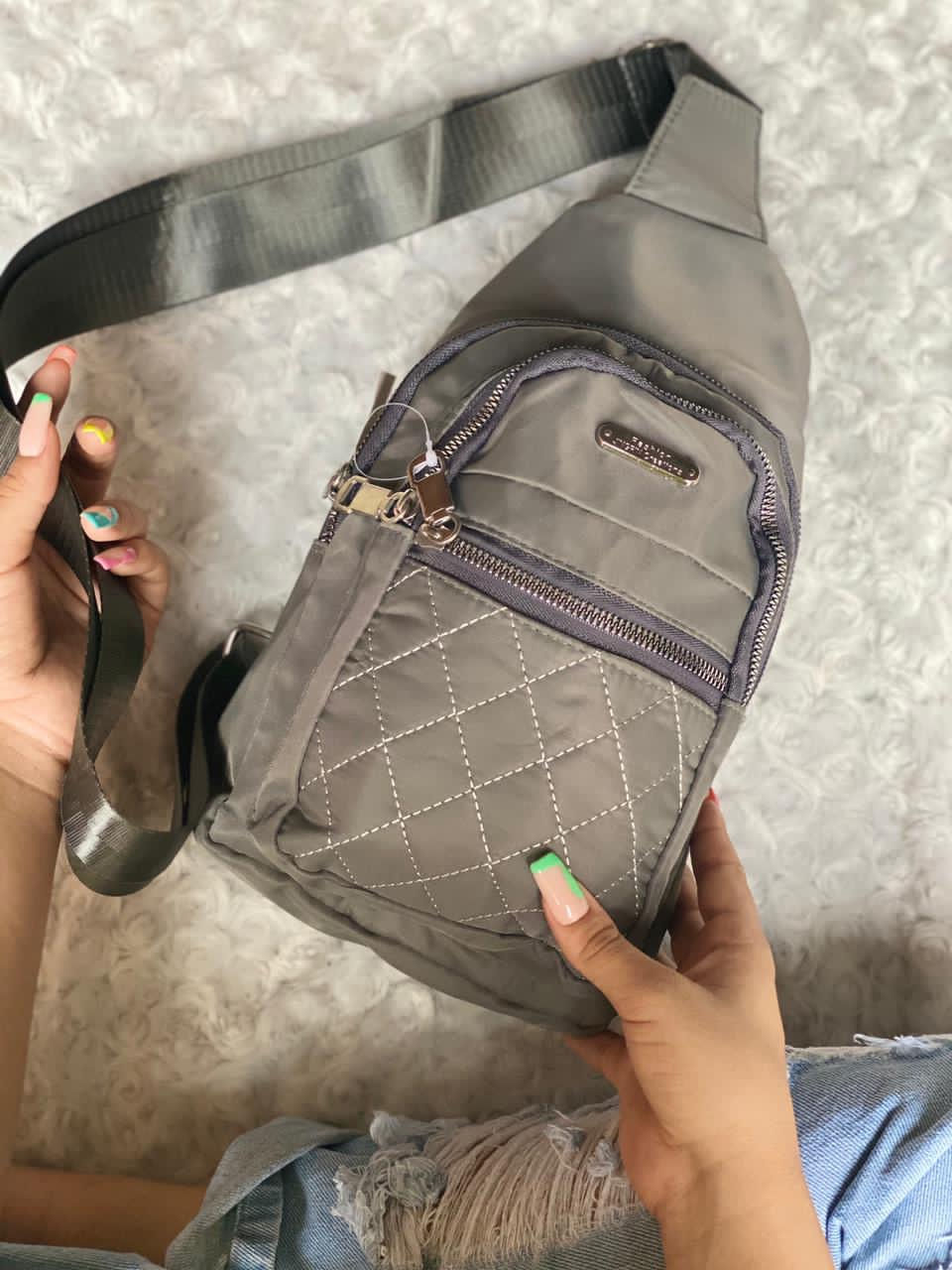 Miniatura: Colección Stormy 🦋 canguro de lado 