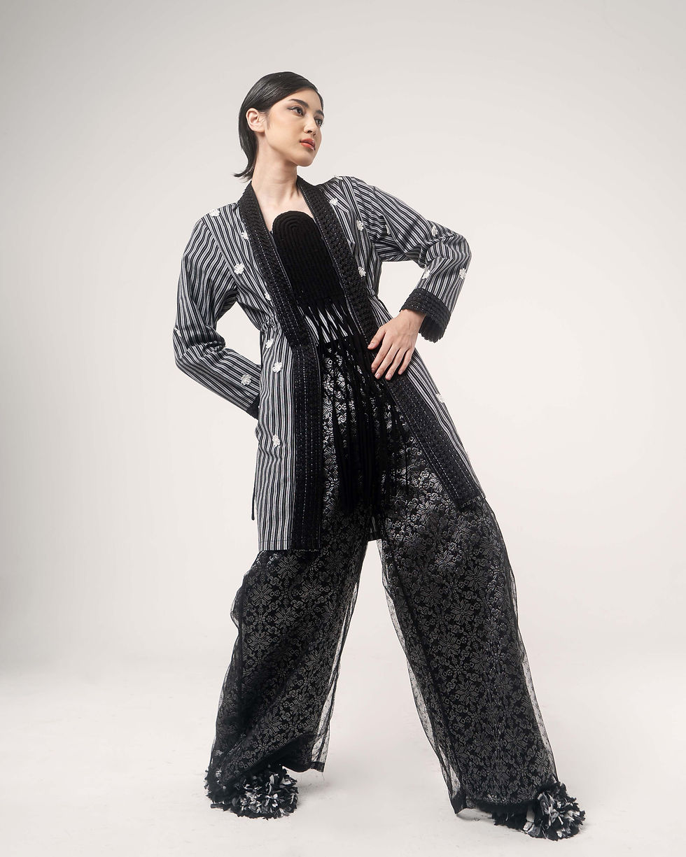 Thumbnail: Indira Lurik Kebaya