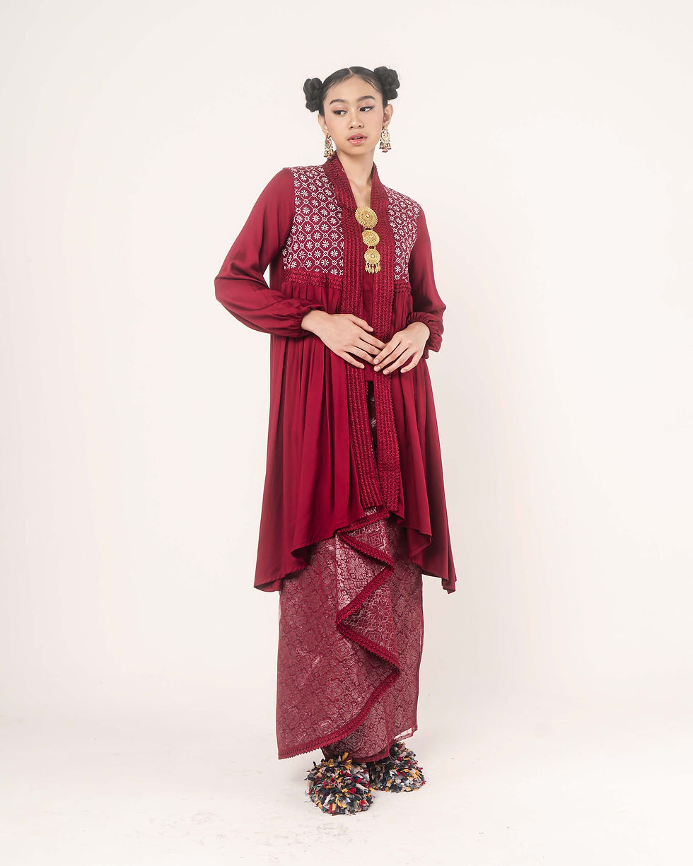 Thumbnail: Lembayung Lace Batik Maroon Kebaya