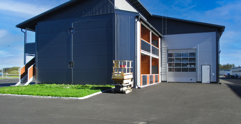 Harkkotie 5 A2 toimistorakennuksen julkisivu Raatekankaalla Joensuussa – Atlaspoint myyntikohde