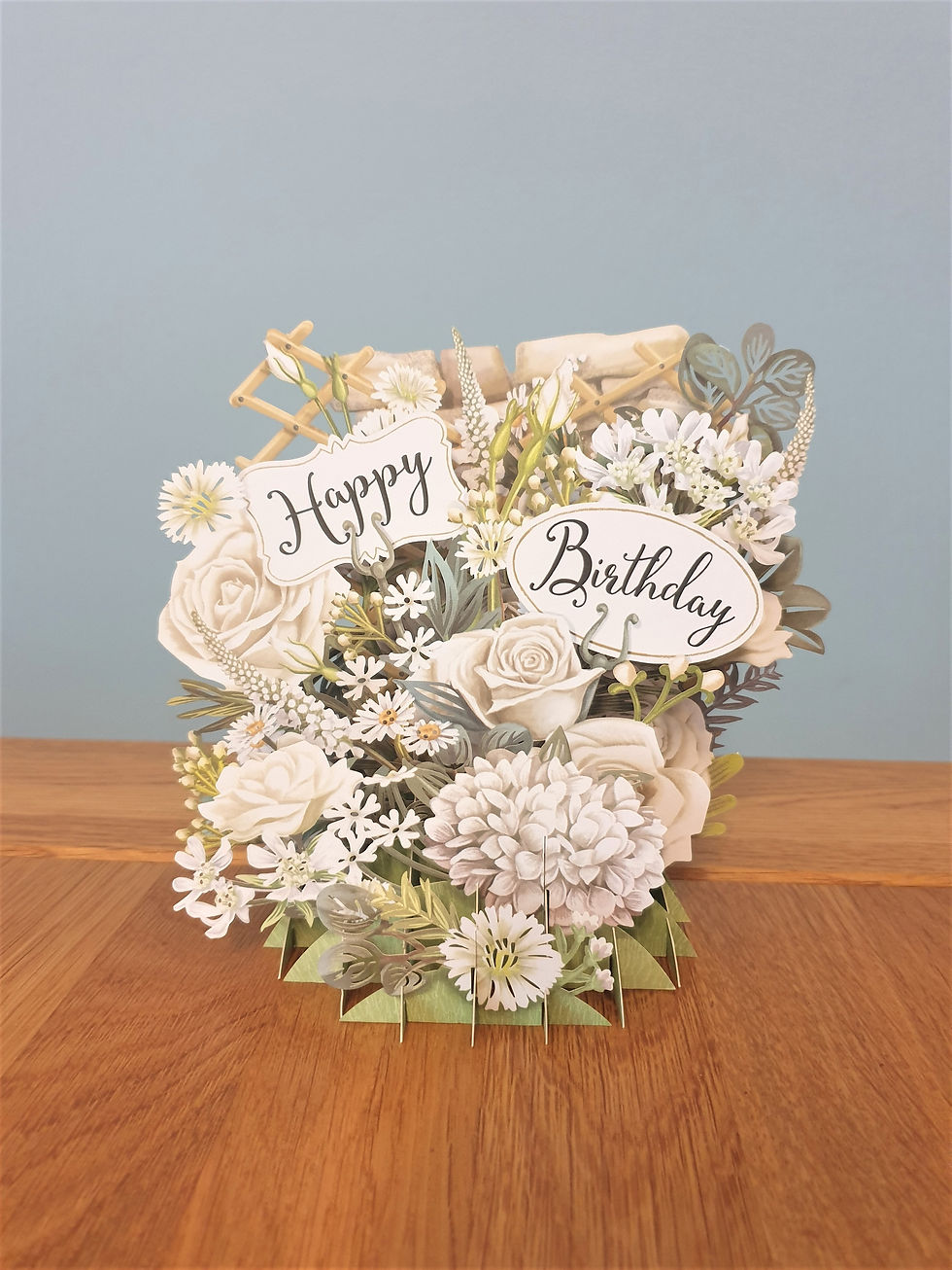 Miniaturbild: 3D Karte "Happy Birthday" (White Flowers) von Me&McQ TW051