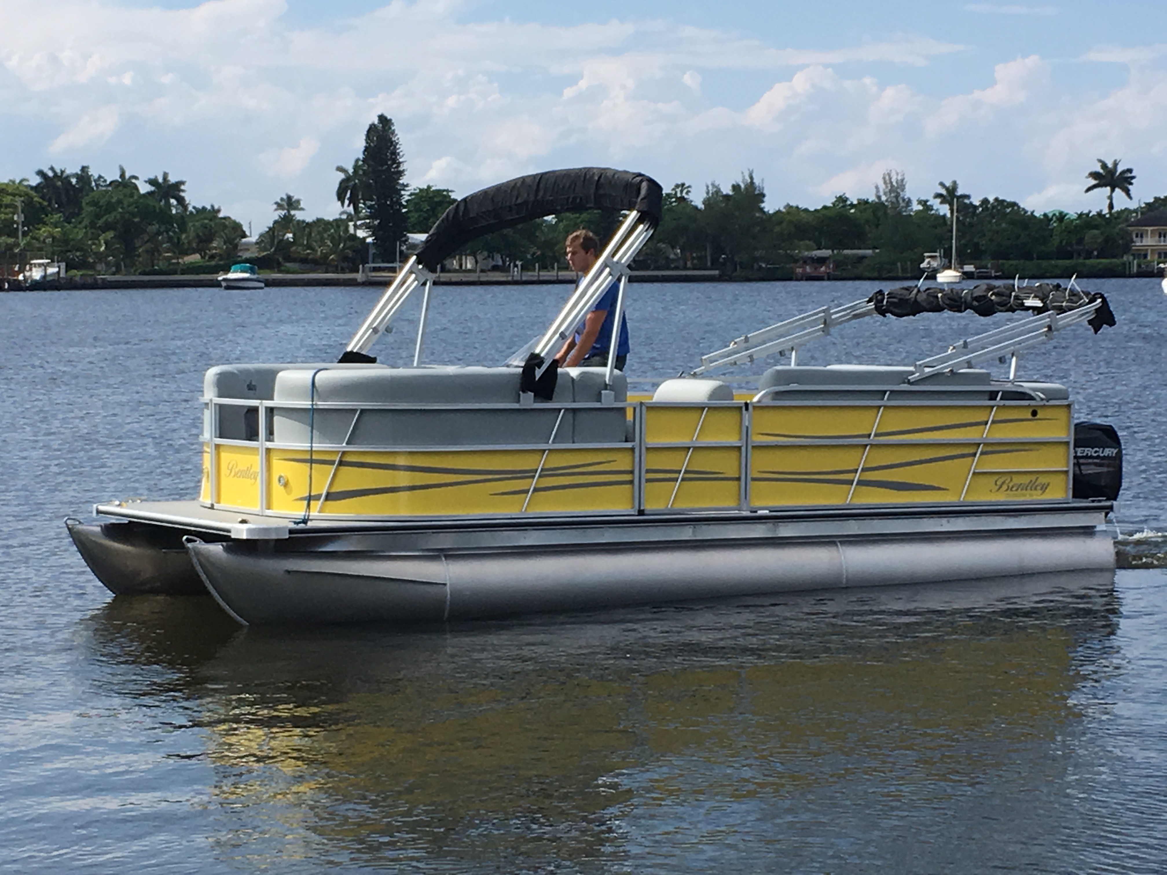 photo boat miami, pontoon, rent a boat miami, hallandale, hollywood