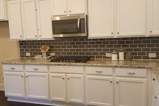 White Shaker kitchen Cabinets