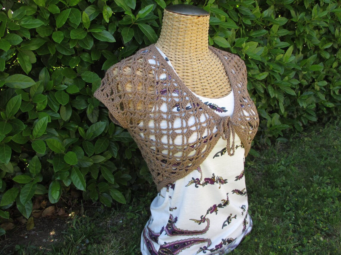 Chic crochet bolero