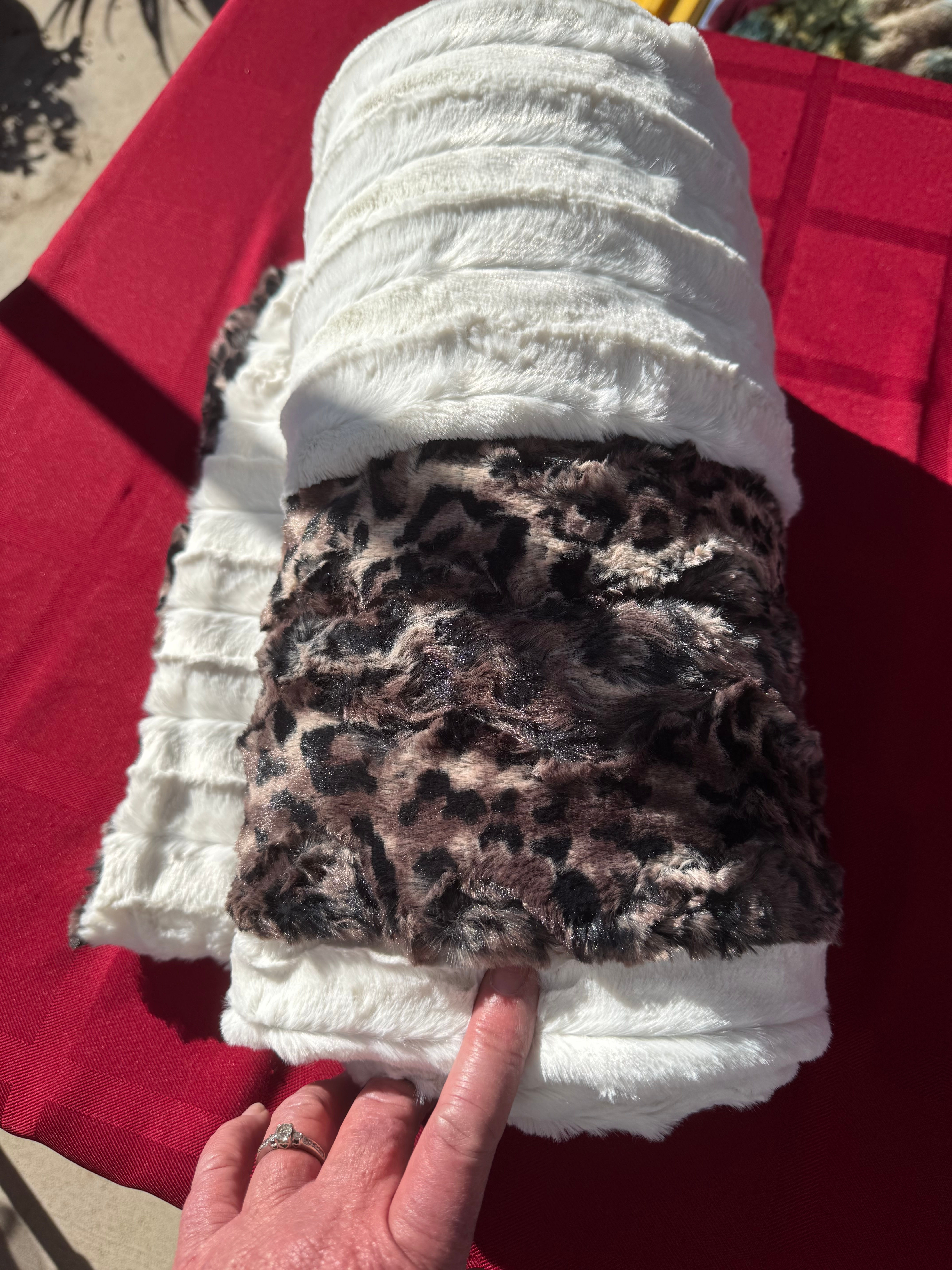 Solid Cream / Brown Throw